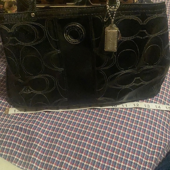 Coach bag larger practically brand new for you - Picture 8 of 9